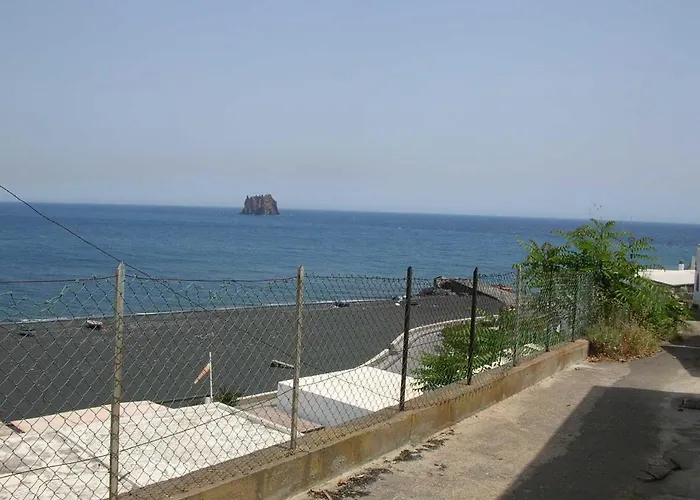 Ca Balena Piccola E Grande ストロンボリ